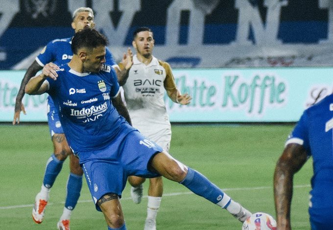 Persib Bandung vs Dewa United