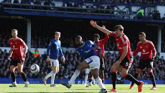 Everton vs Manchester United 2-2 Highlights