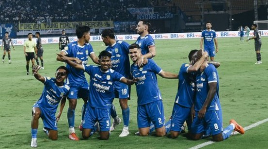 Persib Bandung vs Persis Solo
