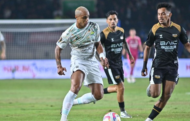 Persib Bandung vs Dewa United