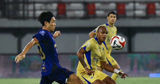 Persita Tangerang vs Persib Bandung