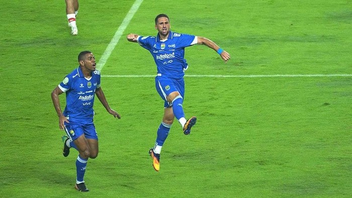 Persib Bandung vs Persis Solo
