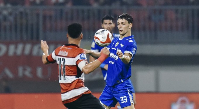Madura United vs Persib Bandung 1-4
