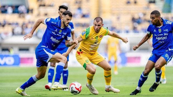 Persebaya Surabaya vs Persib Bandung