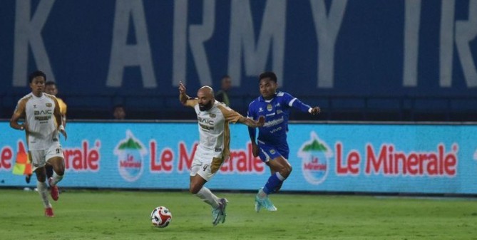 Susunan Pemain Dewa United vs Persib Bandung