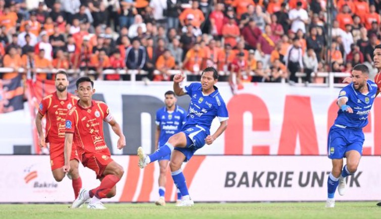 Hasil Persija vs Persib: Brace Adam Alis