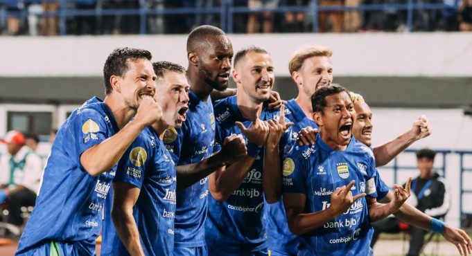 Persib Bandung vs PSM Makassar